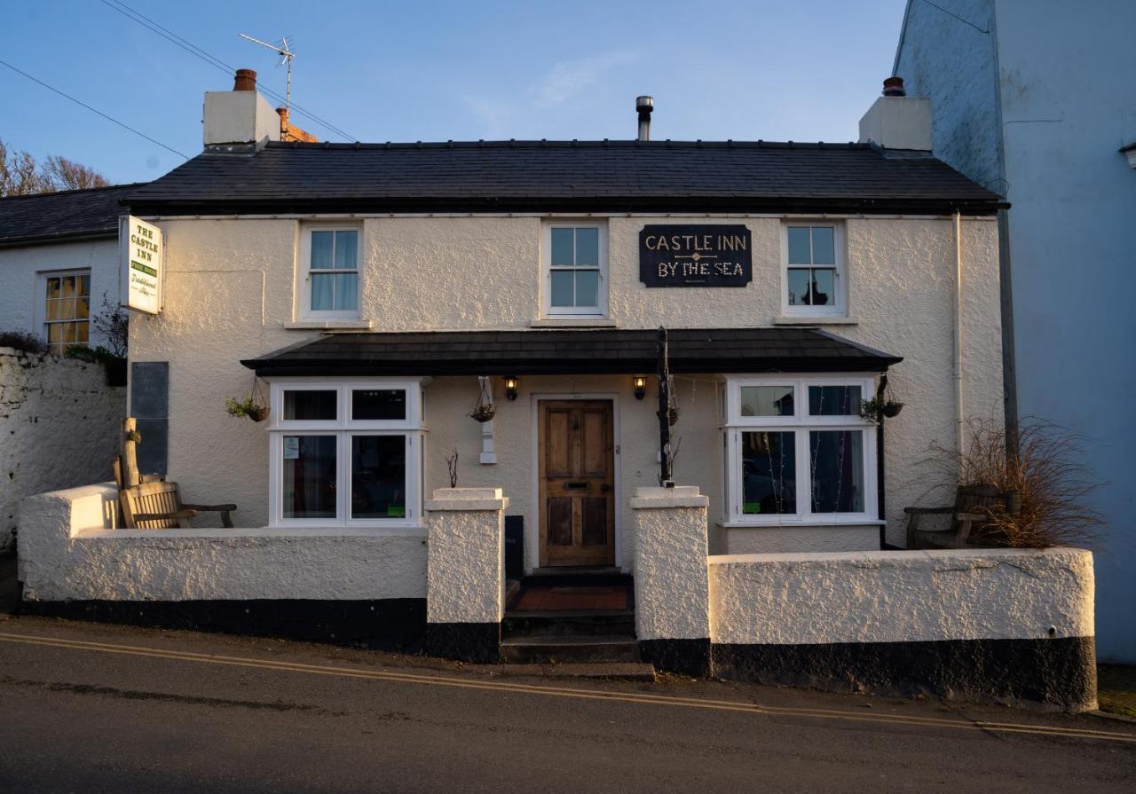 The Rum Shack Manorbier Castle Inn Bagian luar foto