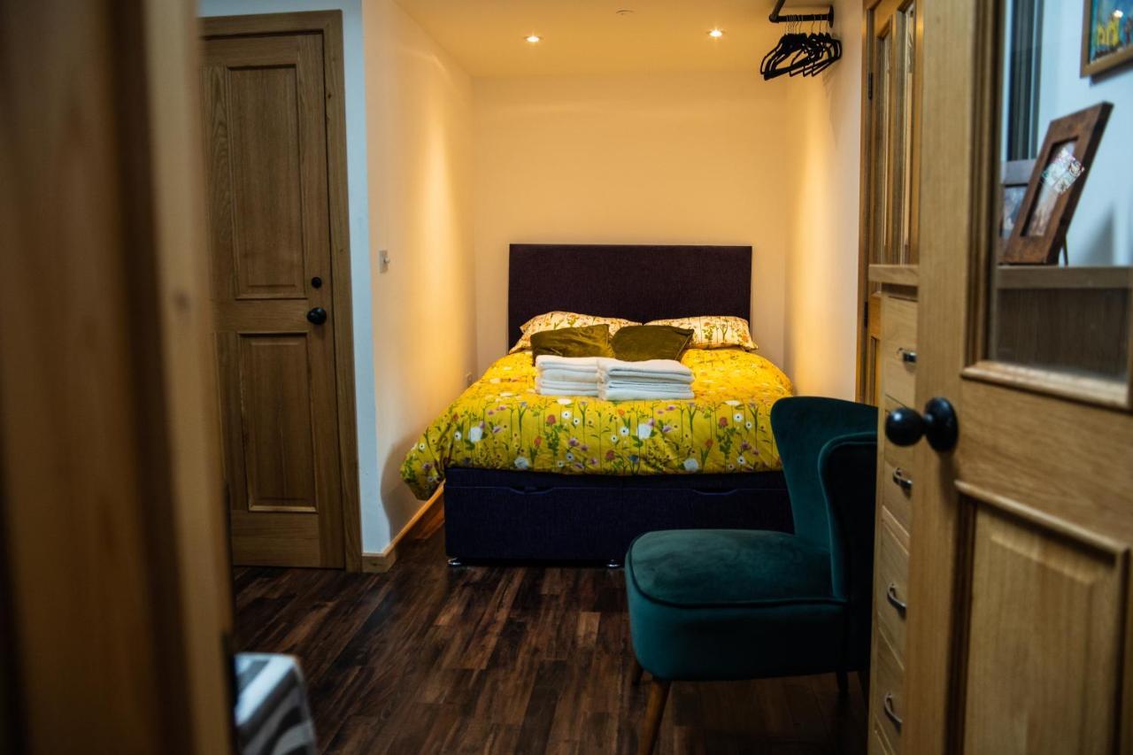 The Rum Shack Manorbier Castle Inn Bagian luar foto